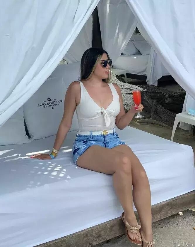 Alejandra Profile image 3