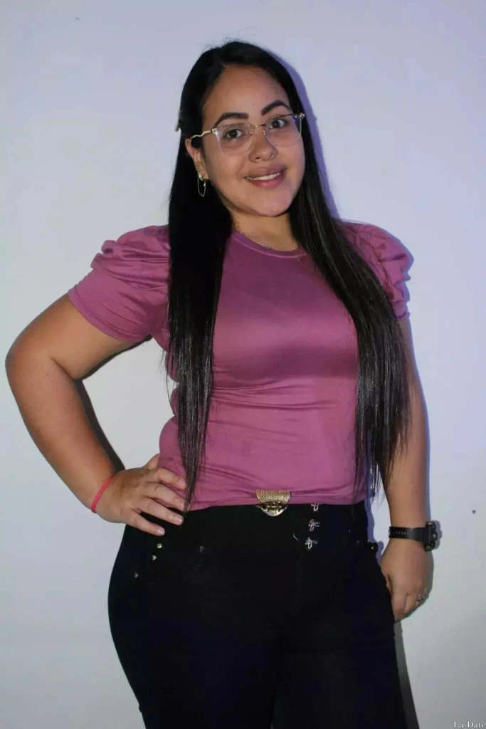 Yesenia Profile image 4