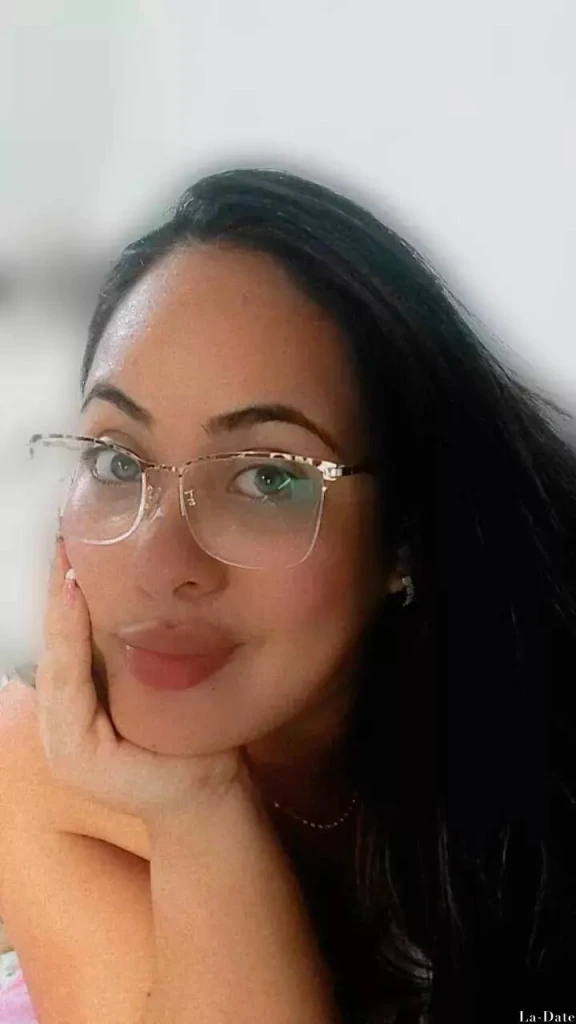 Yesenia Profile image 3