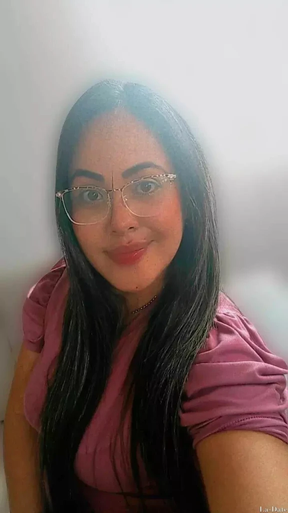 Yesenia Profile image 2