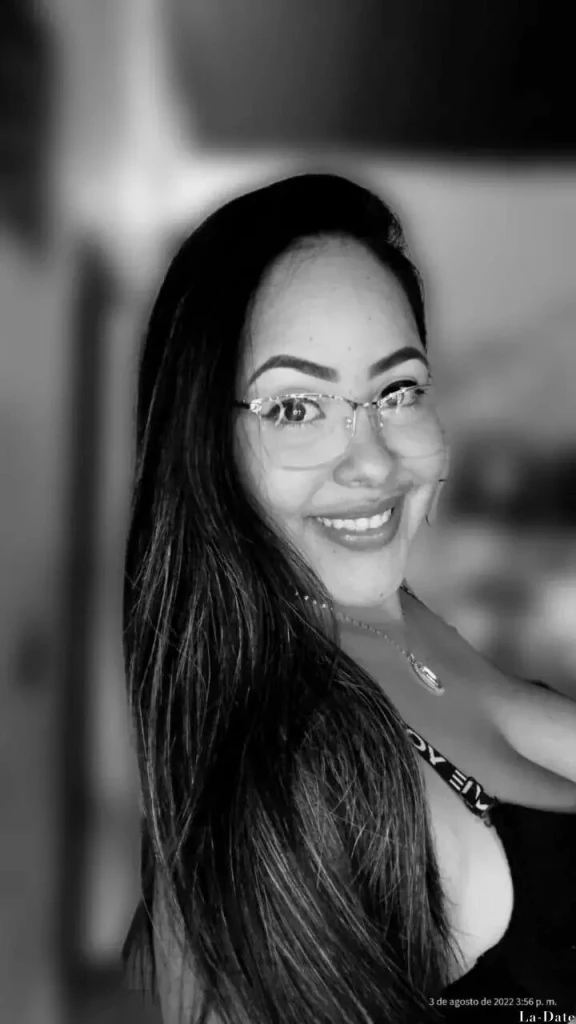 Yesenia Profile image 6