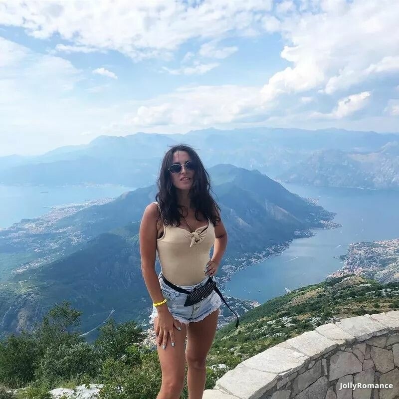 Elena Profile image 4