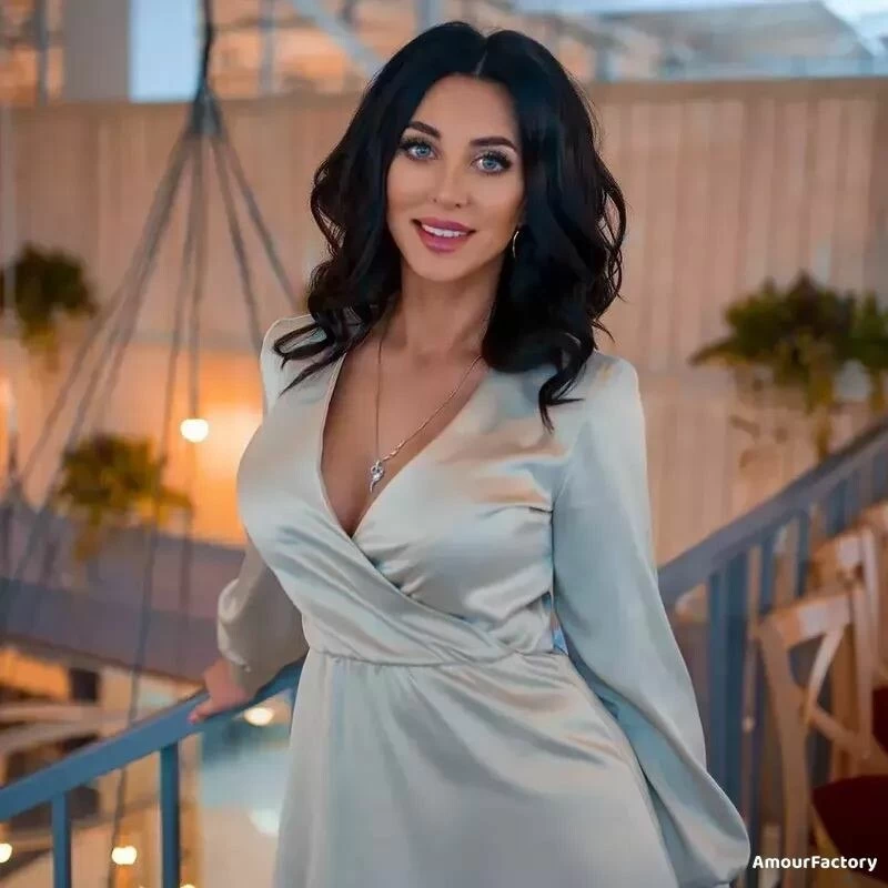 Nastassia, 47