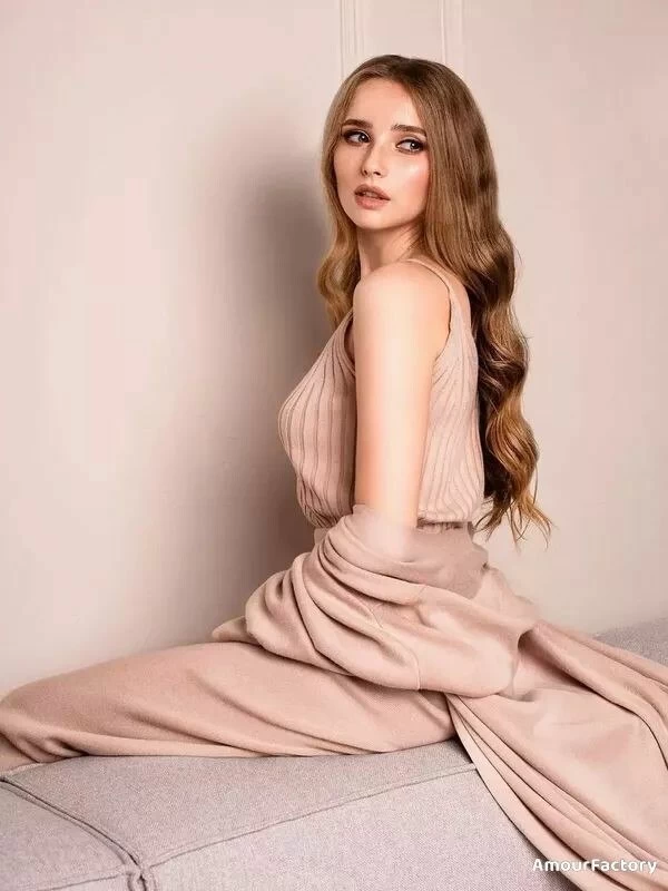 Alena, 23