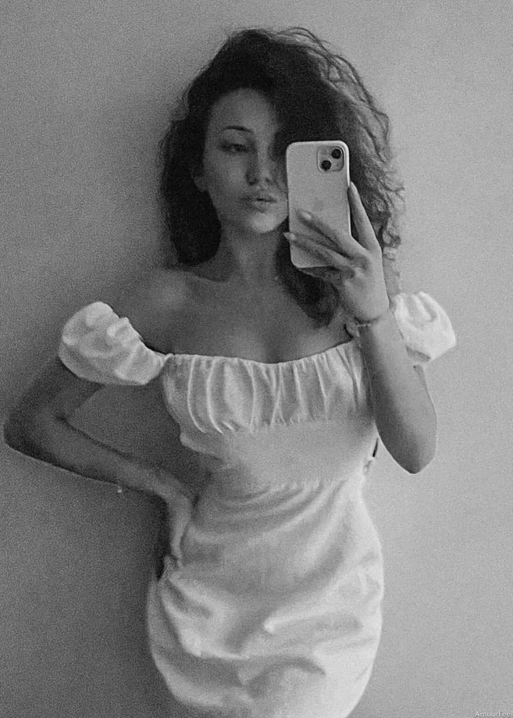 Diana, 23
