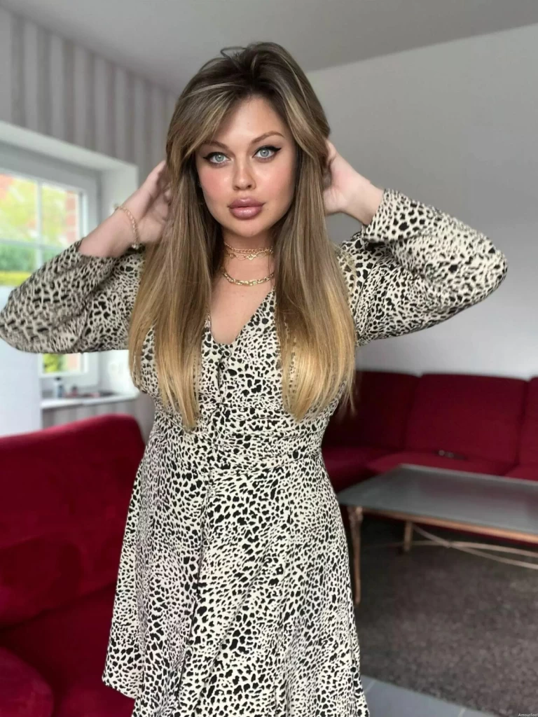 Olena, 29