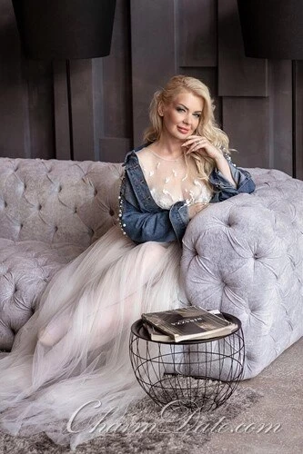 Mary, 42