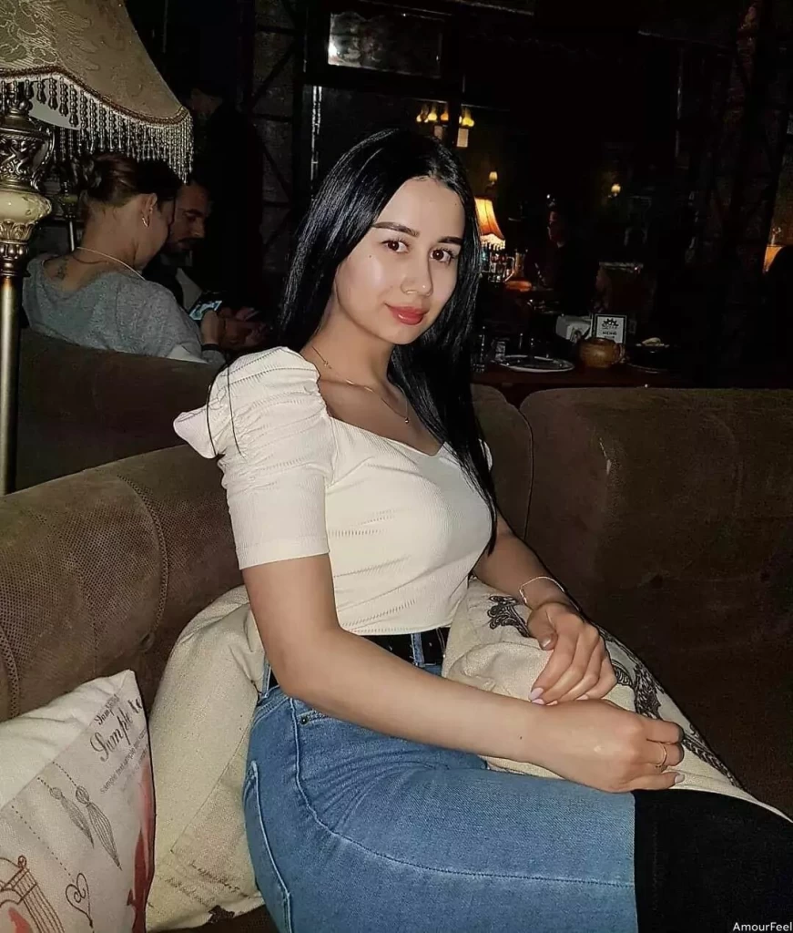 Yana, 24