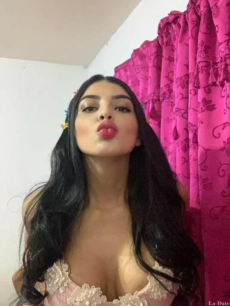 Stefany Profile image 4