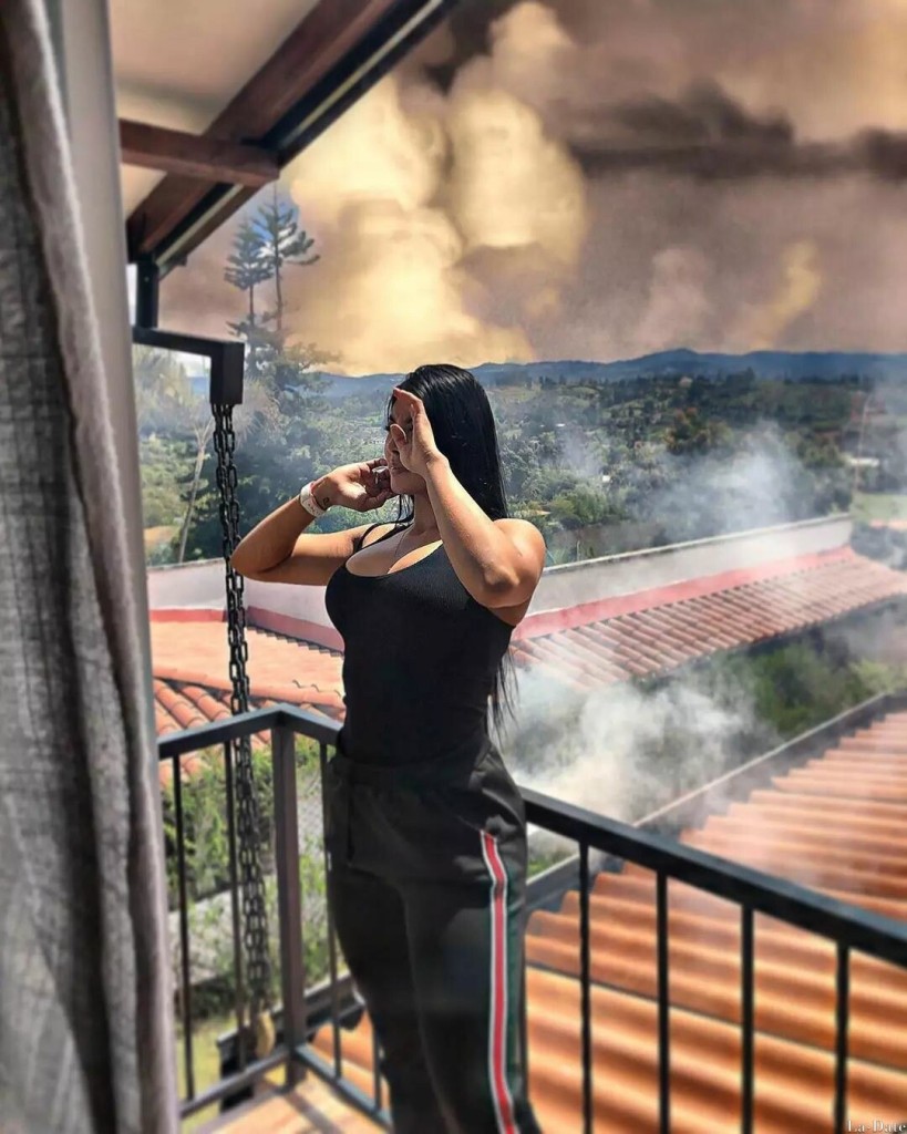 Stefania Profile image 4