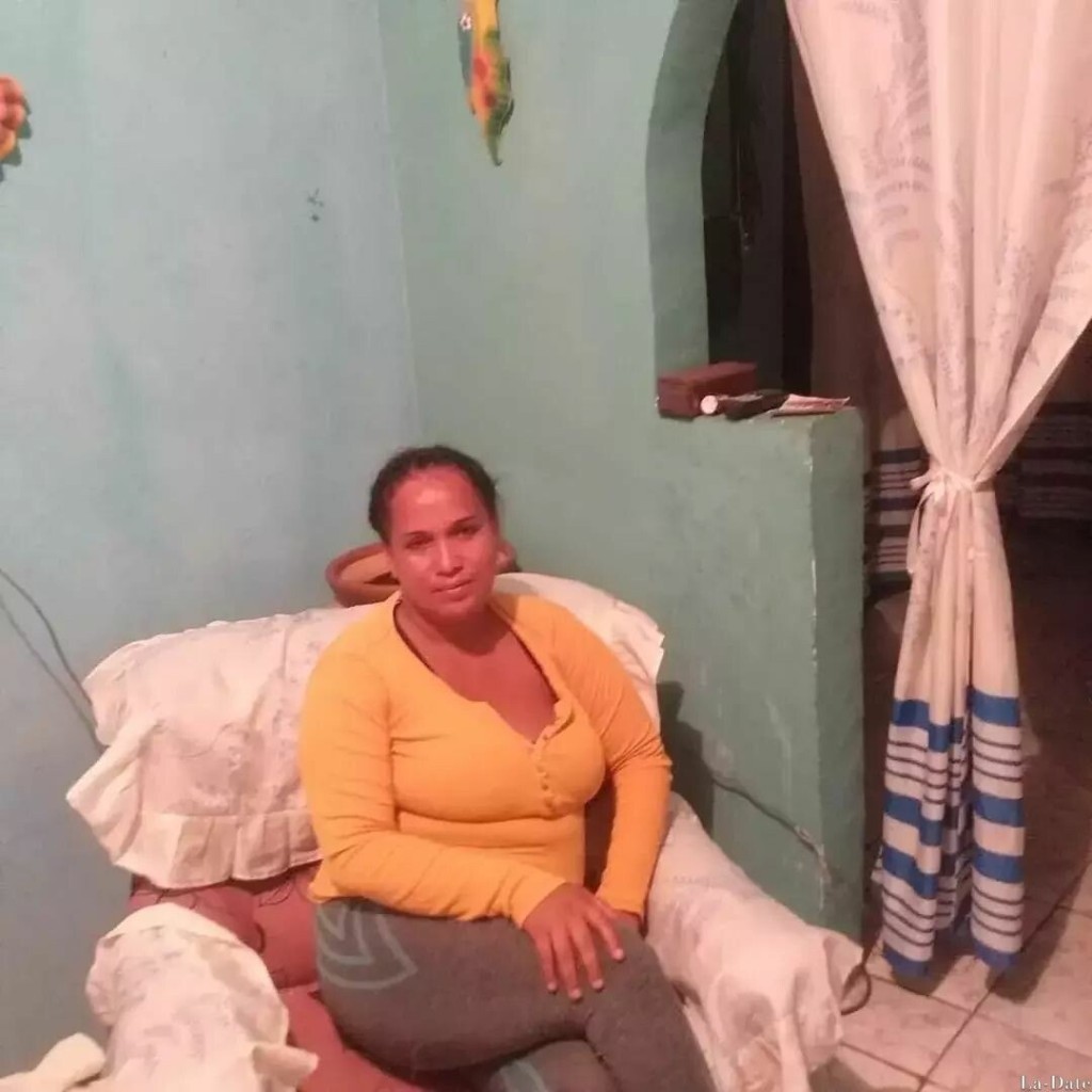 Estefania Profile image 6